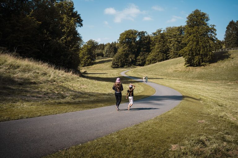 How to Build a Sustainable Walking Routine With Local Routes